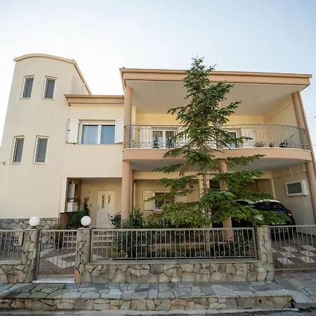 Alexandros アパート